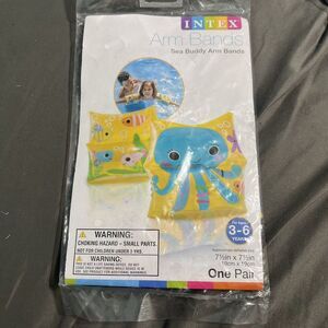 Intex Sea Buddy Swimming‎ Arm Bands 1 Pair Ages 3-6  (7.5 in x 7.5 in)